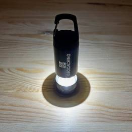  Mini zaklamp en lantaarn met Geocaching logo en karabijnhaak